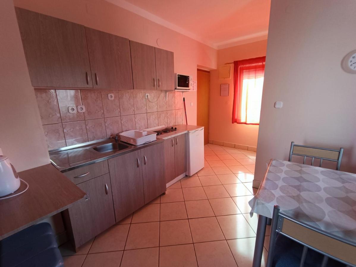 Studio Apartmani Zoric Šilo Exterior foto