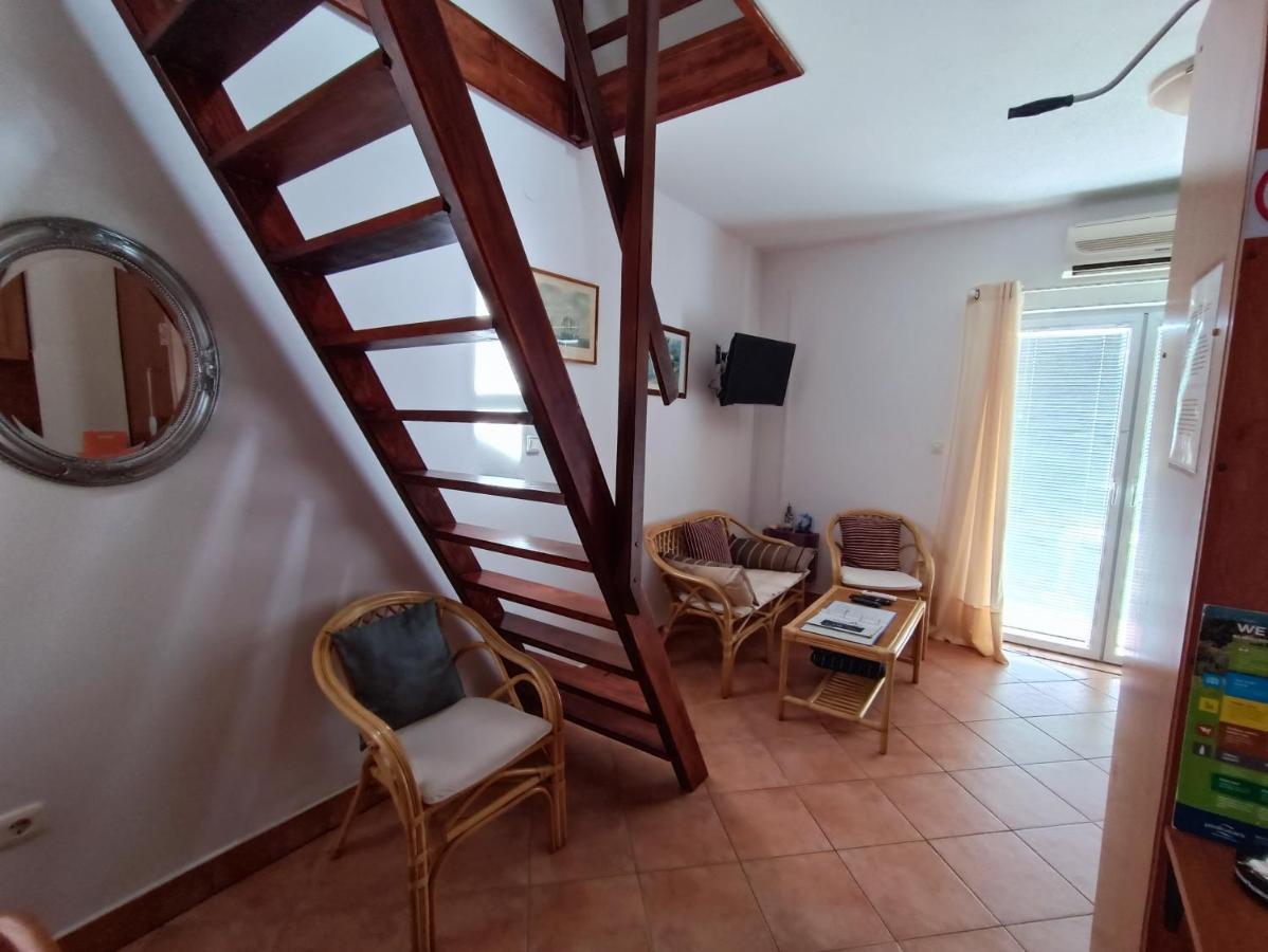 Studio Apartmani Zoric Šilo Exterior foto